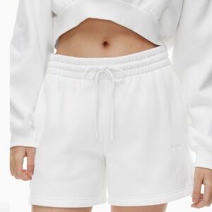Aritzia TNA | Cozy Sweatfleece Boyfriend Shorts | Size Medium | White